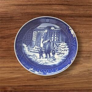 Royal Copenhagen RC Juleplatte 1994 Christmas Plate